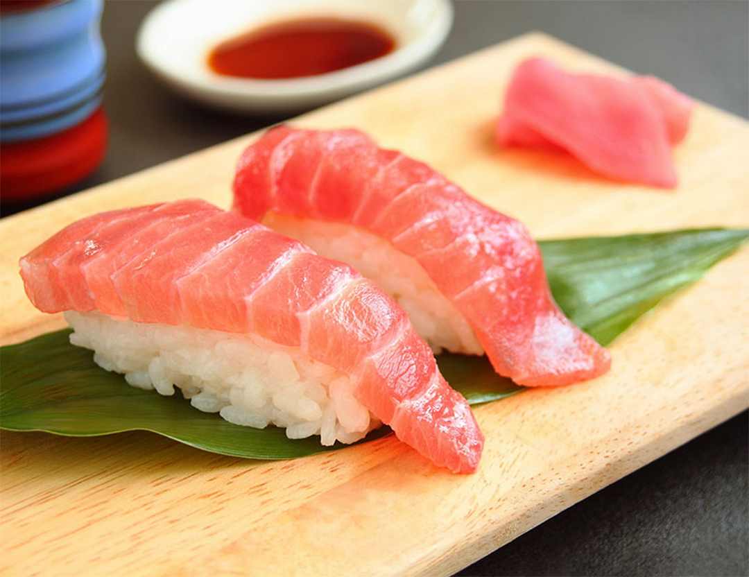 Nguyên liệu để làm sushi cá ngừ
