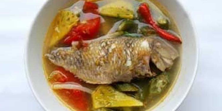 Canh chua cá mó thơm ngon thanh mát