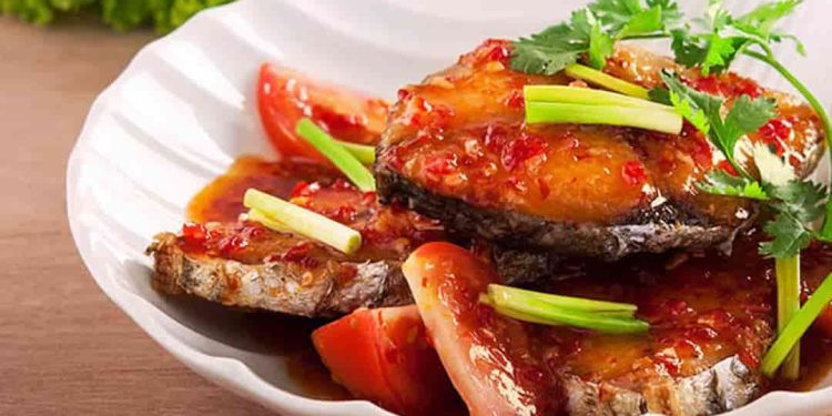 Cách làm cá thu sốt cà chua siêu ngon tại nhà