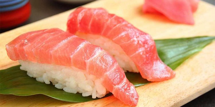 Nguyên liệu để làm sushi cá ngừ